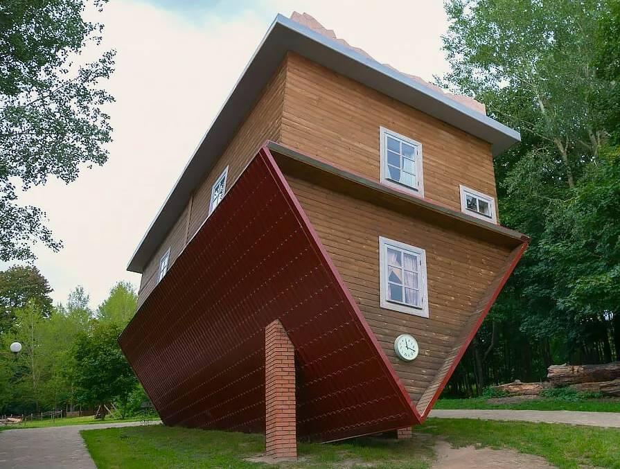 Дукора Агроусадьба перевернутый дом