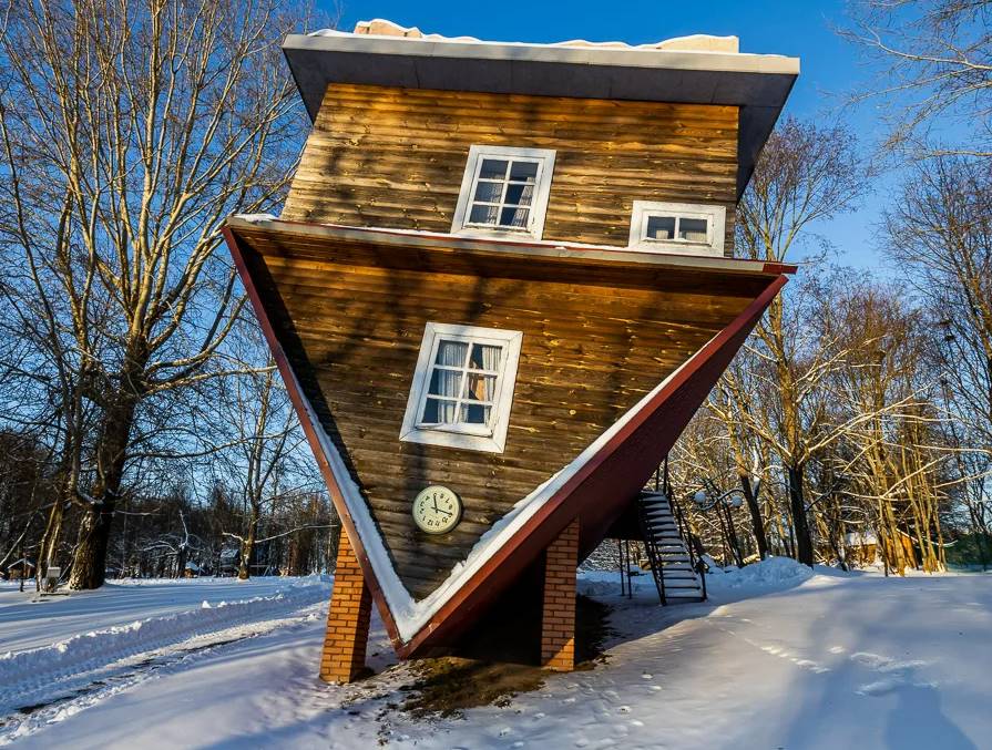 Дукора Агроусадьба перевернутый дом