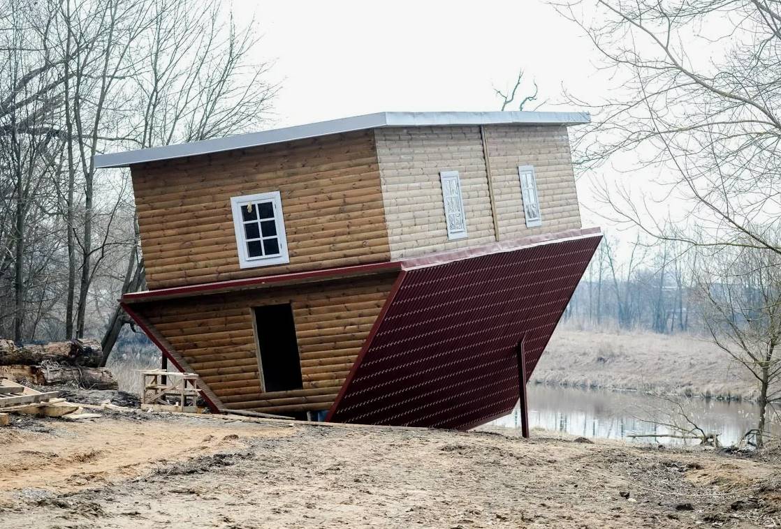 Дукора Агроусадьба перевернутый дом